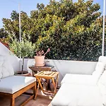 아파트 Cosy Duplex Rooftoop W/ Ac | By Airnest