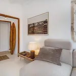 아파트 Cosy Duplex Rooftoop W/ Ac | By Airnest