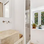 아파트 Cosy Duplex Rooftoop W/ Ac | By Airnest 리스본